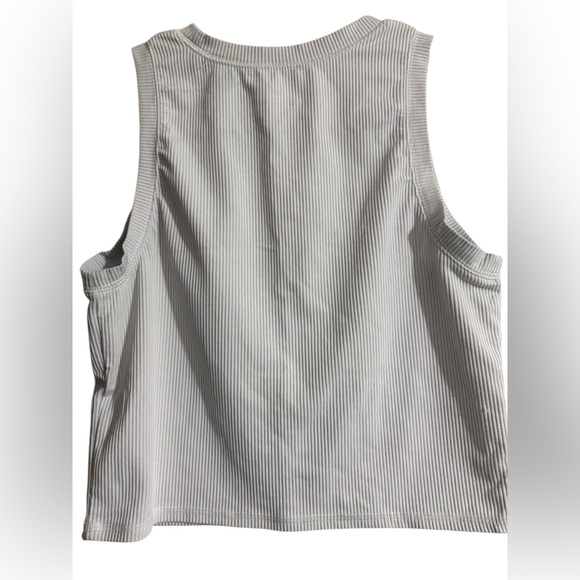 Hollister Cropped Ribbed Must Have Collection Tank - Picture 2 of 4